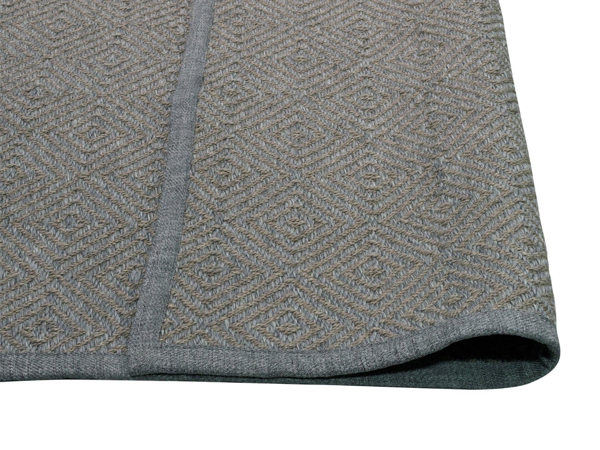 Colorscope Seasons Diamond Outdoor Rug — Grey